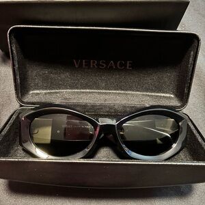 AUTHENTIC VERSACE UNISEX OVAL SUNGLASSES.